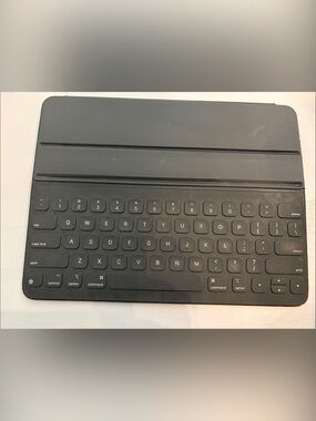 Apple Black Smart Folio Tablet Cover with keyboard